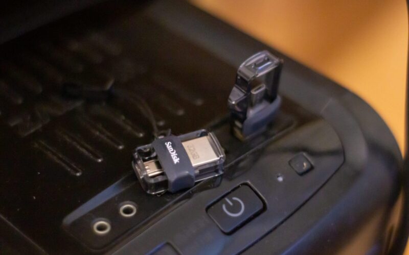 SanDisk Dual Drive fot. własne