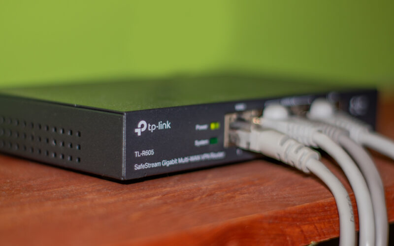 TP-LINK TL-R605